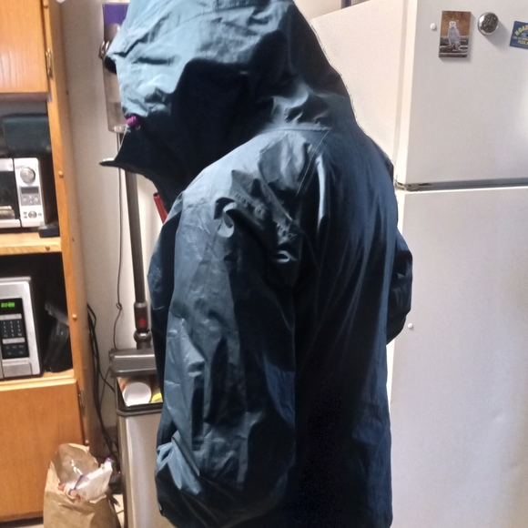 Women's Patagonia wind breaker - Picture 2 of 5